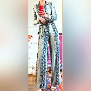 MISSGUIDED jumpsuit | size US 8 TALL / LONG | black and grey snakeskin print
